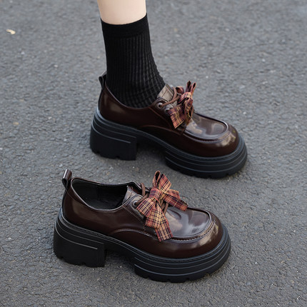 漆皮厚底小皮鞋女春夏新款浅口单鞋蝴蝶结粗跟7cm玛丽珍鞋乐福鞋