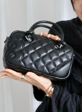 2801“小酒馆约会” 学院感职场新贵菱格纹迷你枕头保龄球斜挎包