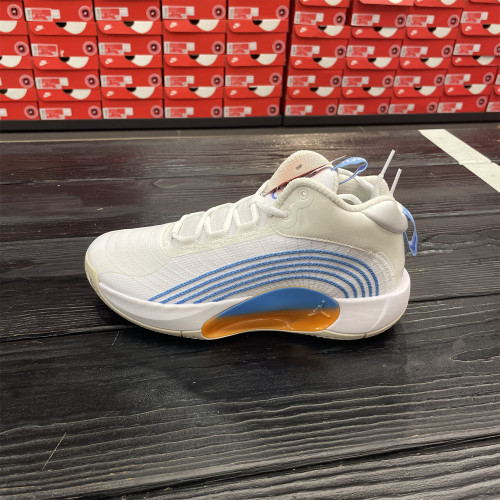Nike耐克男子中帮运动篮球鞋
