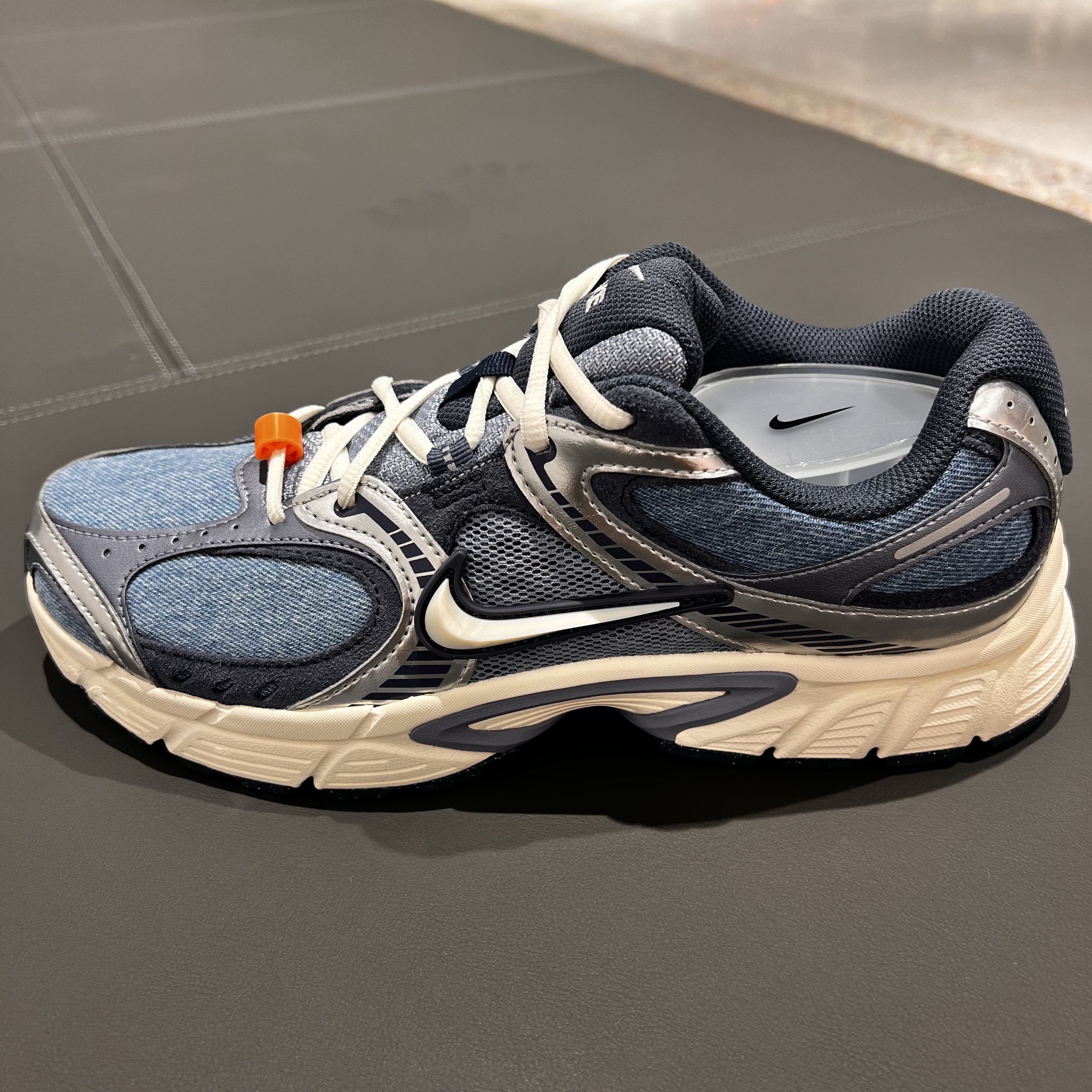 耐克男子透气轻便运动休闲鞋