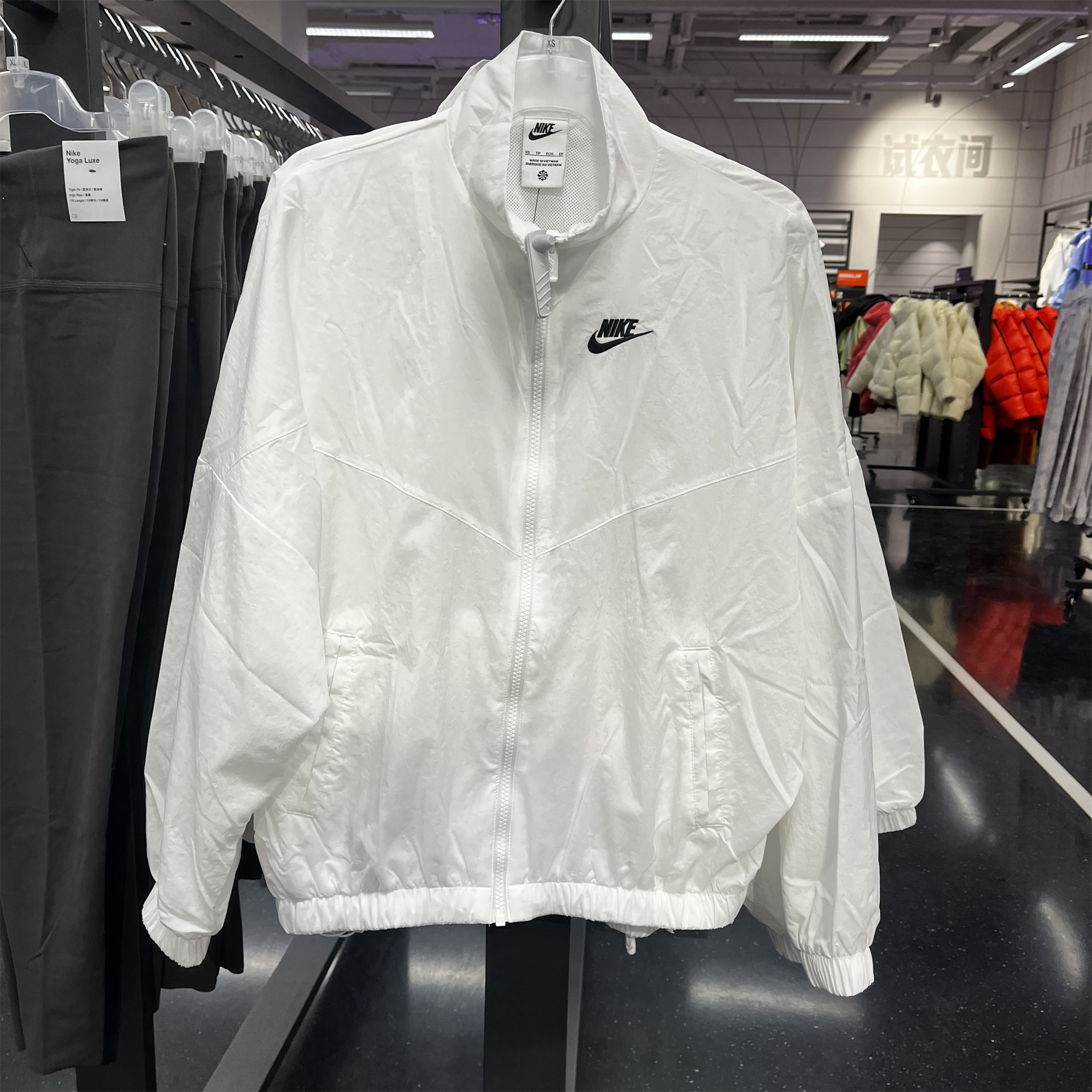 Nike/耐克女子秋季运动休闲梭织防风训练立领夹克外套DM6186-100