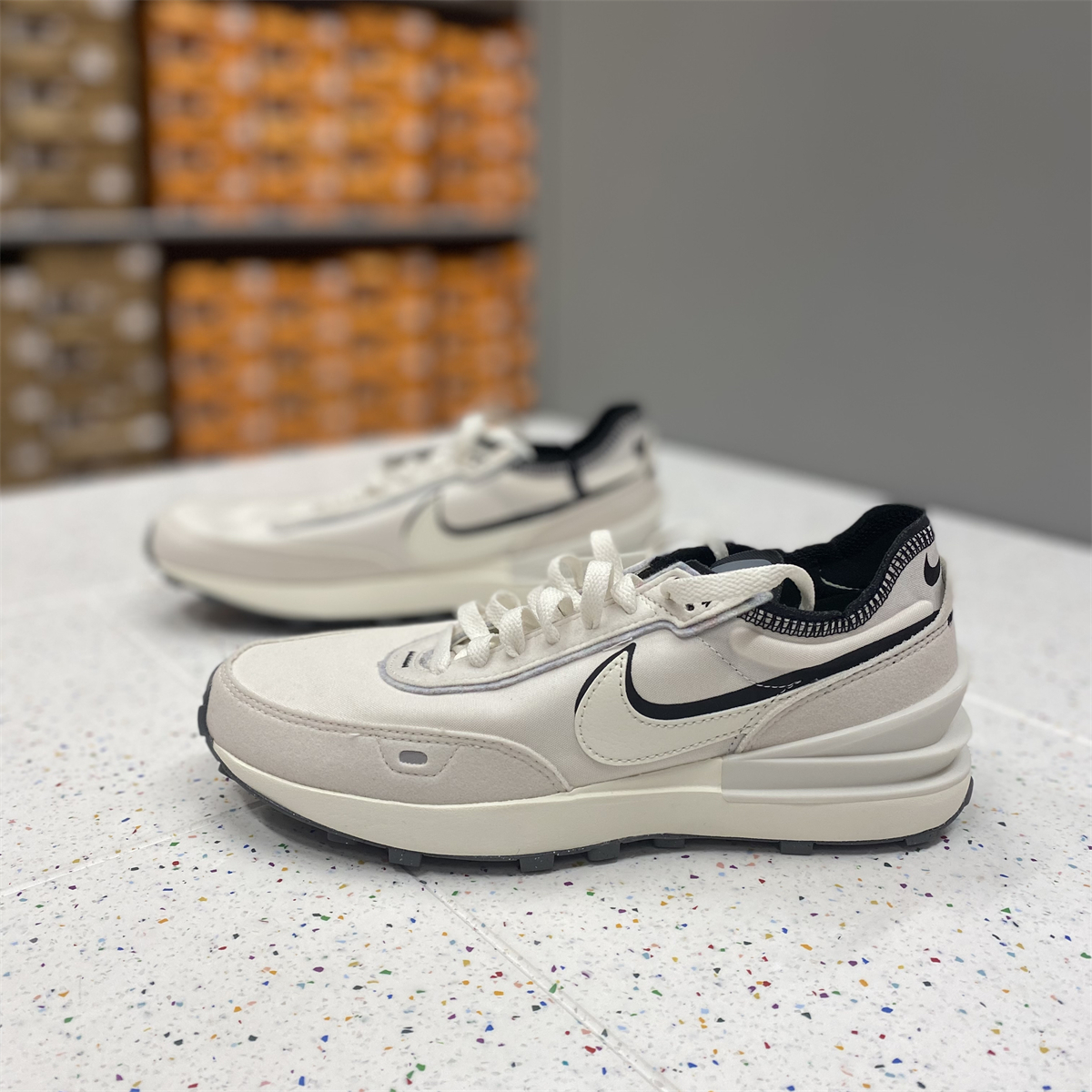 正品Nike/耐克男子简约低帮轻便耐磨缓震运动休闲鞋 DO9782-001