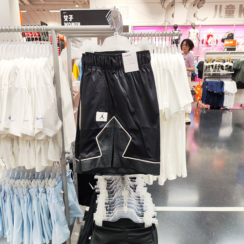 正品Nike/耐克夏季女子梭织透气篮球休闲 运动五分裤DO5042-010