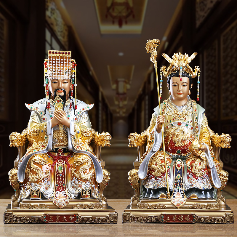 佛堂供奉玉皇大帝王母娘娘神像