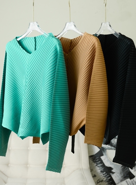 随心 25春装新款褶皱V领时尚jin口三zhai上衣百搭斜纹T恤