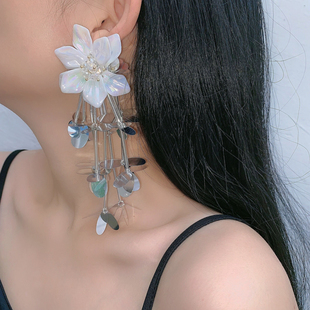 灰色大花朵耳环女2025年新款 夸张气质耳钉网红摩登花瓣耳饰 夏季