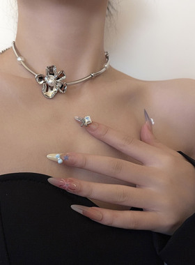 冷淡风金属花朵珍珠拼接项链女