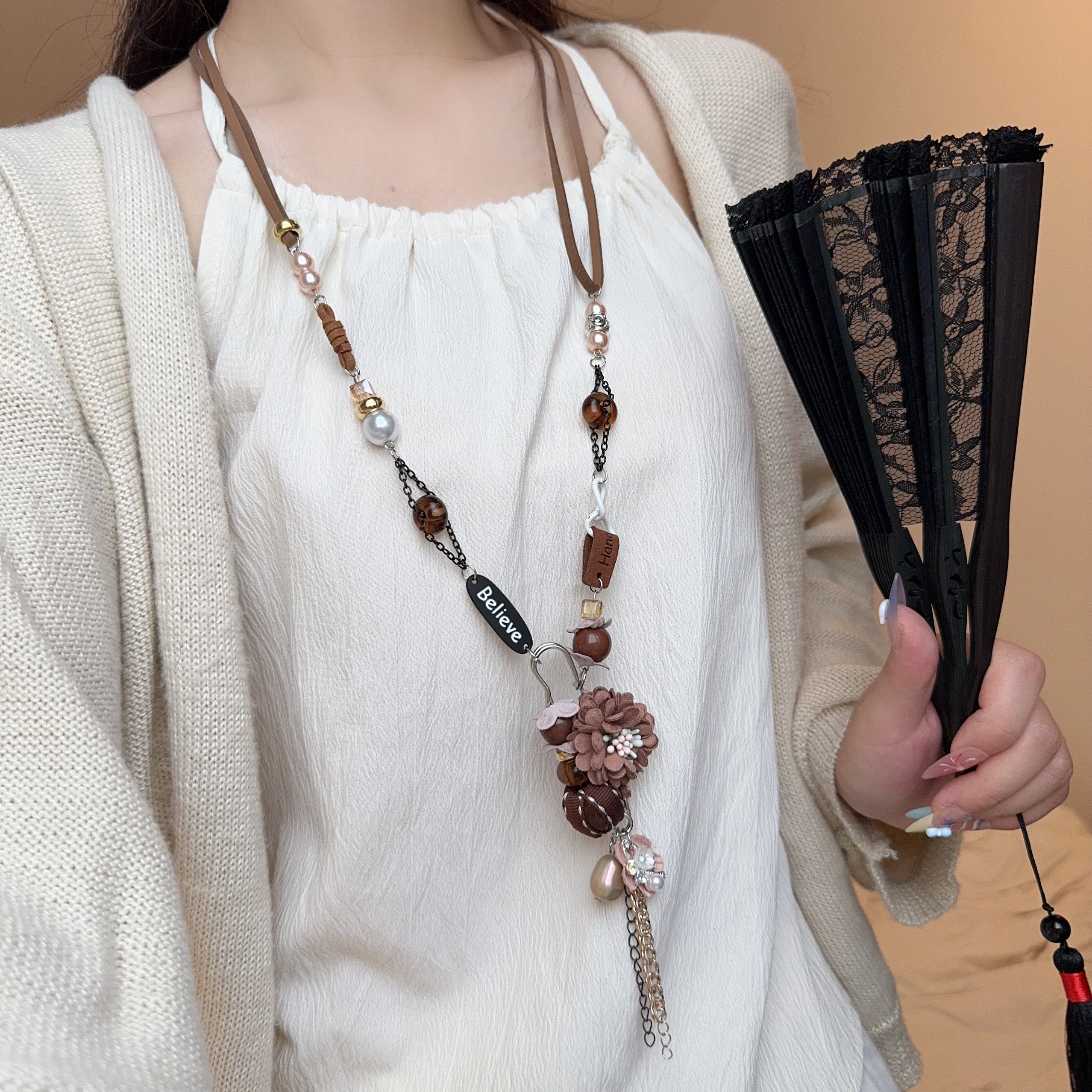 流苏花朵串珠美拉德棕皮绳项链女