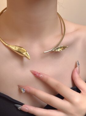 夸张金属水滴形叶子开口项圈