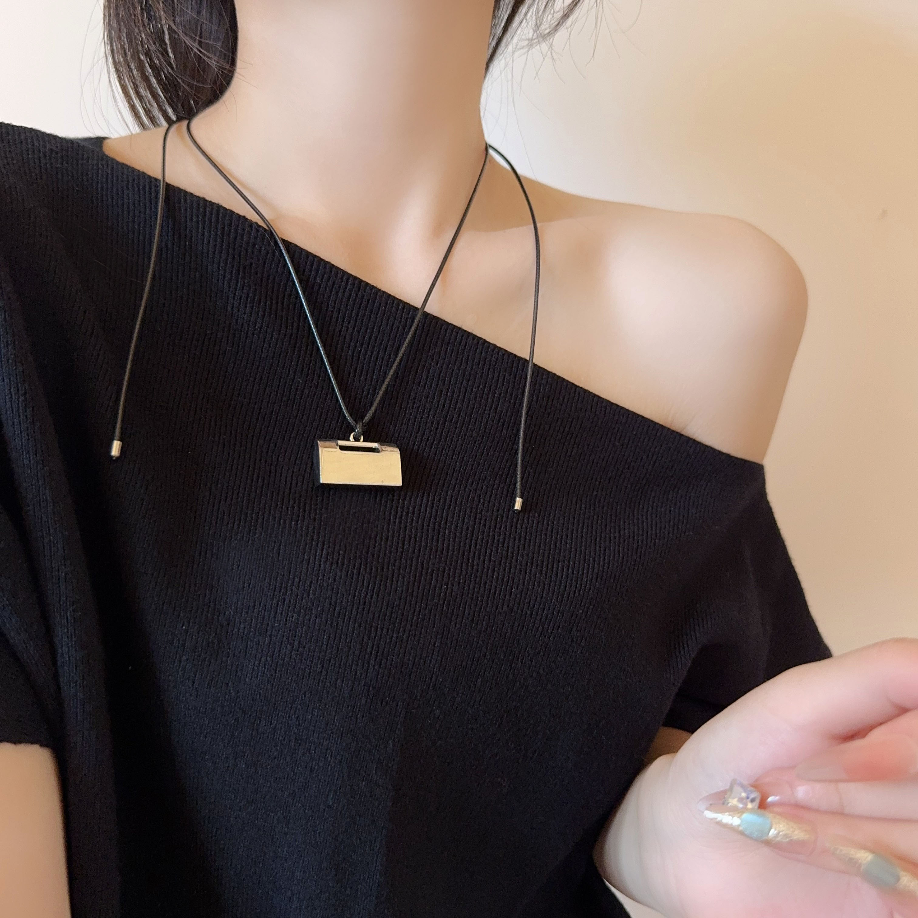 冷淡风个性锁头抽拉长款项链女