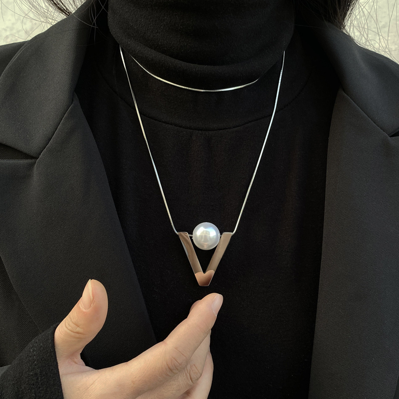 钛钢珍珠蛇骨链女字母项链毛衣链