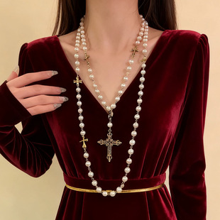 秋冬双层叠戴十字架珍珠项链女轻奢长款串珠设计百搭毛衣链颈链潮