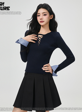 SLASH 韩系甜酷风藏青交叉绑带针织衫女显瘦格纹拼接喇叭袖打底衫