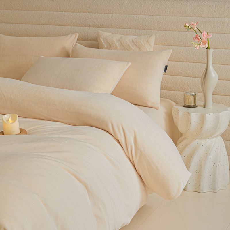 牛奶绒毛绒床上四件套2025新款高端加厚A类加绒被套珊瑚绒单品冬4 - 封面