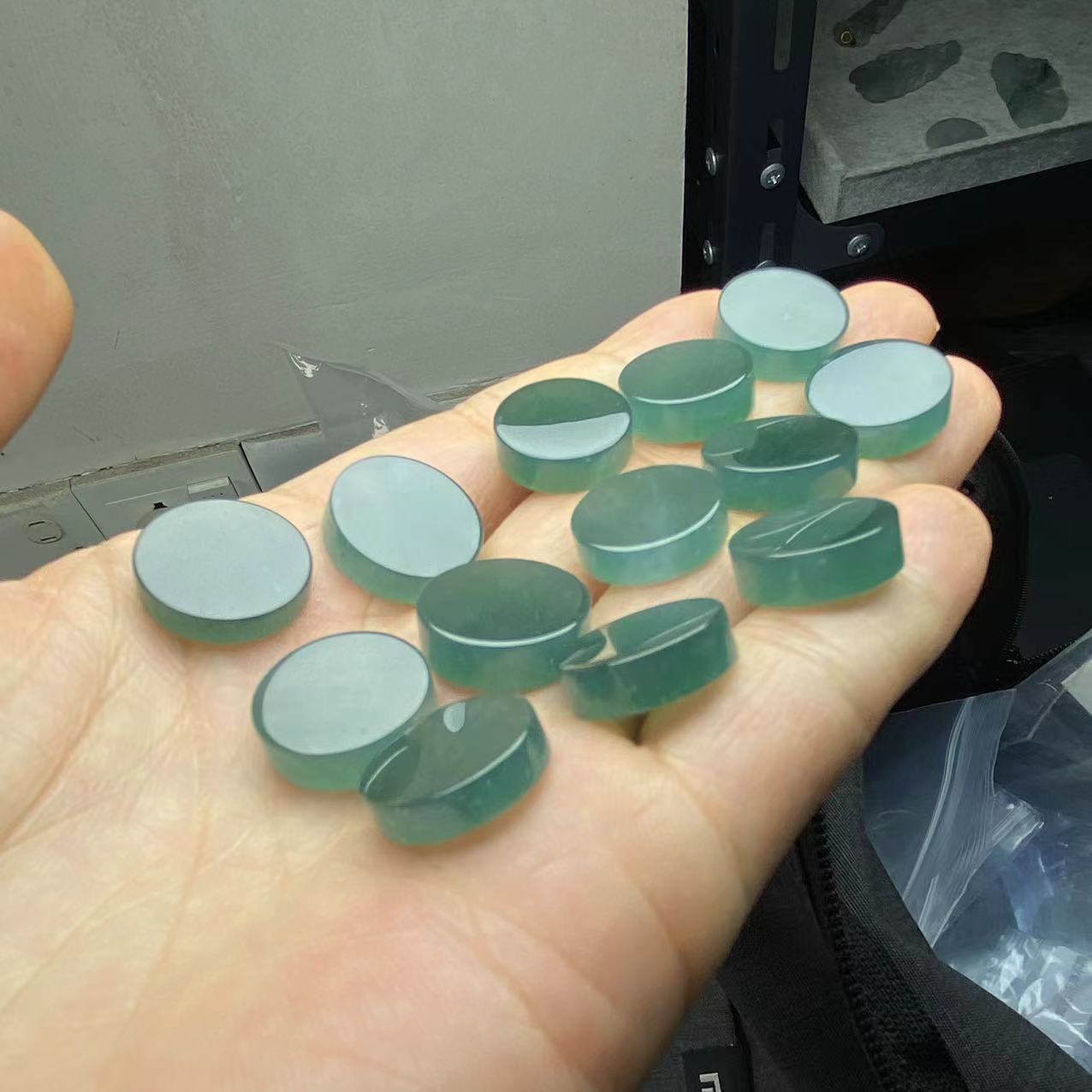 天然翡翠A货小圆牌锁骨链刻字深绿深蓝无事牌厚装吊坠礼品