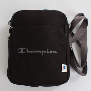 Champion 日版草写字母Logo印花斜挎包运动休闲胸包潮流腰包