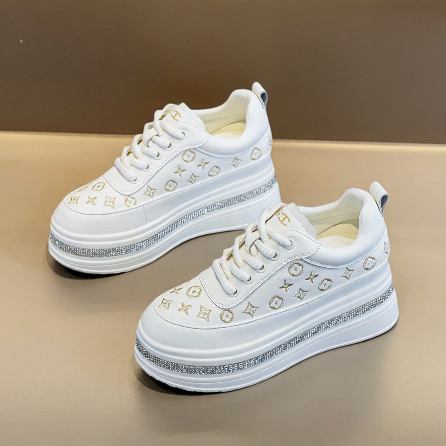 明星内增高厚底小白鞋女单鞋时尚百搭韩版小香风刺绣水钻休闲板鞋,女鞋,休闲板鞋,淘宝优惠券,粉丝福利购,淘宝优惠卷