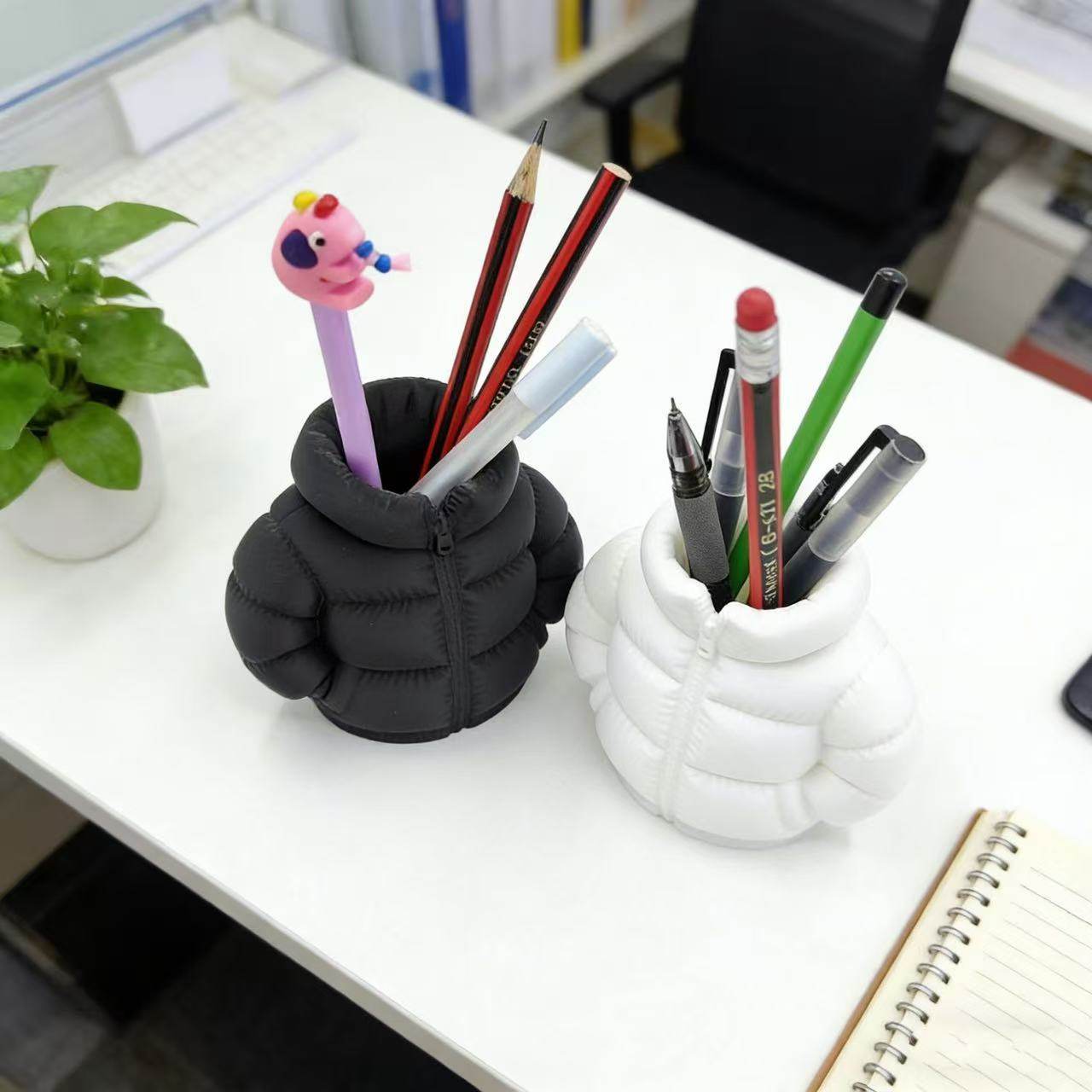 新款羽绒服笔筒桌面摆件办公室学生桌面立体文具收纳笔筒个性有趣,家居饰品,3D模型摆件,淘宝优惠券,粉丝福利购,淘宝优惠卷