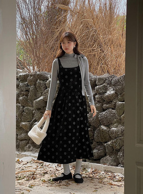 【歌铭】法式复古黑色丝绒绣花背心连衣裙女冬季新款中长裙N440B