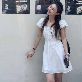 韩系方领提花初恋白色飞袖连衣裙女夏甜美收腰显瘦a字短裙小个子