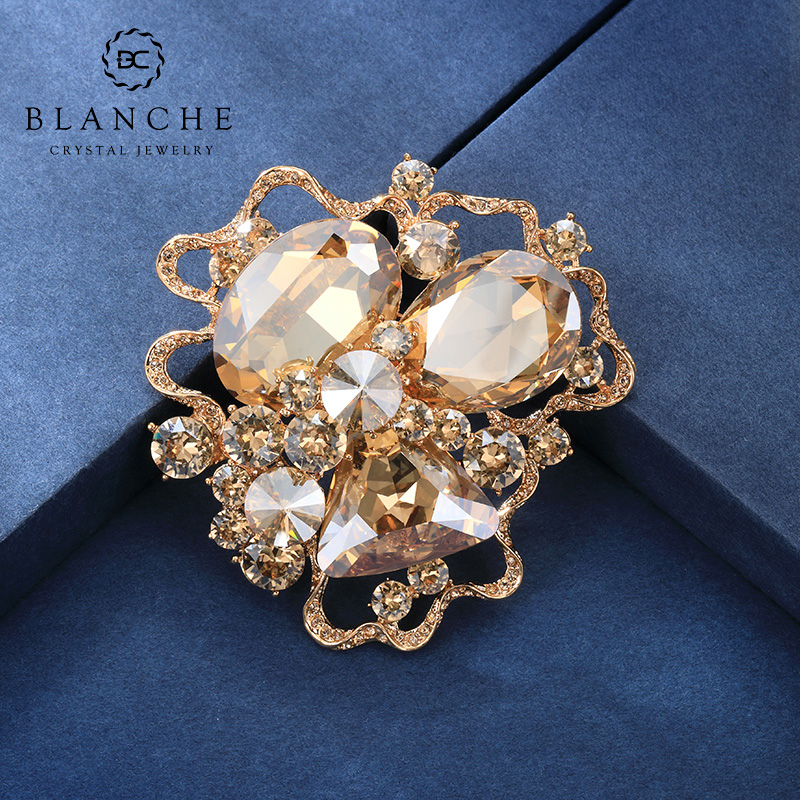 布兰琪胸花豪华大气质毛衣链小众