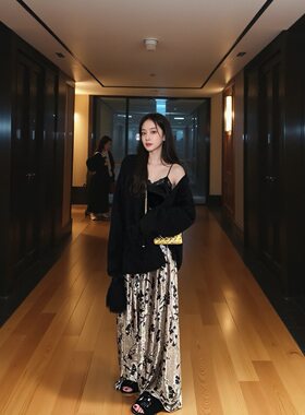 MOSS 【琥珀松林】新中式国风秋冬季撞色印花丝绒阔腿裤女
