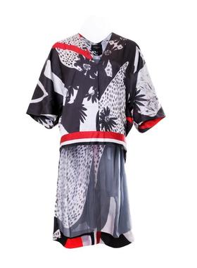 洋气新店 各种混搭大V领不规则底边短款夏花丝质衫 遮肉显高AC223