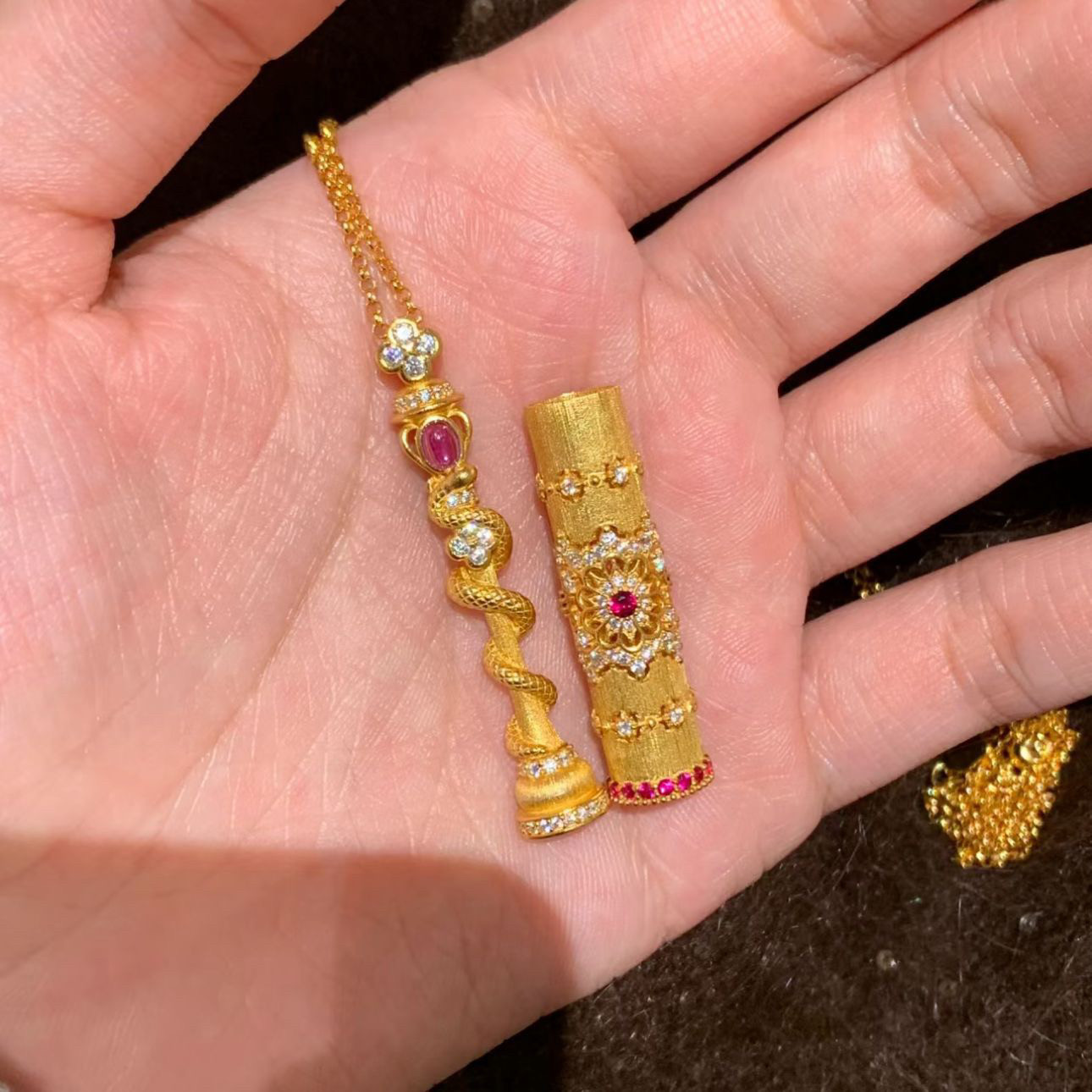 轻奢金色拉丝魔法棒项链镶钻灵蛇项链