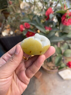 和田玉籽料鹅如意吊坠