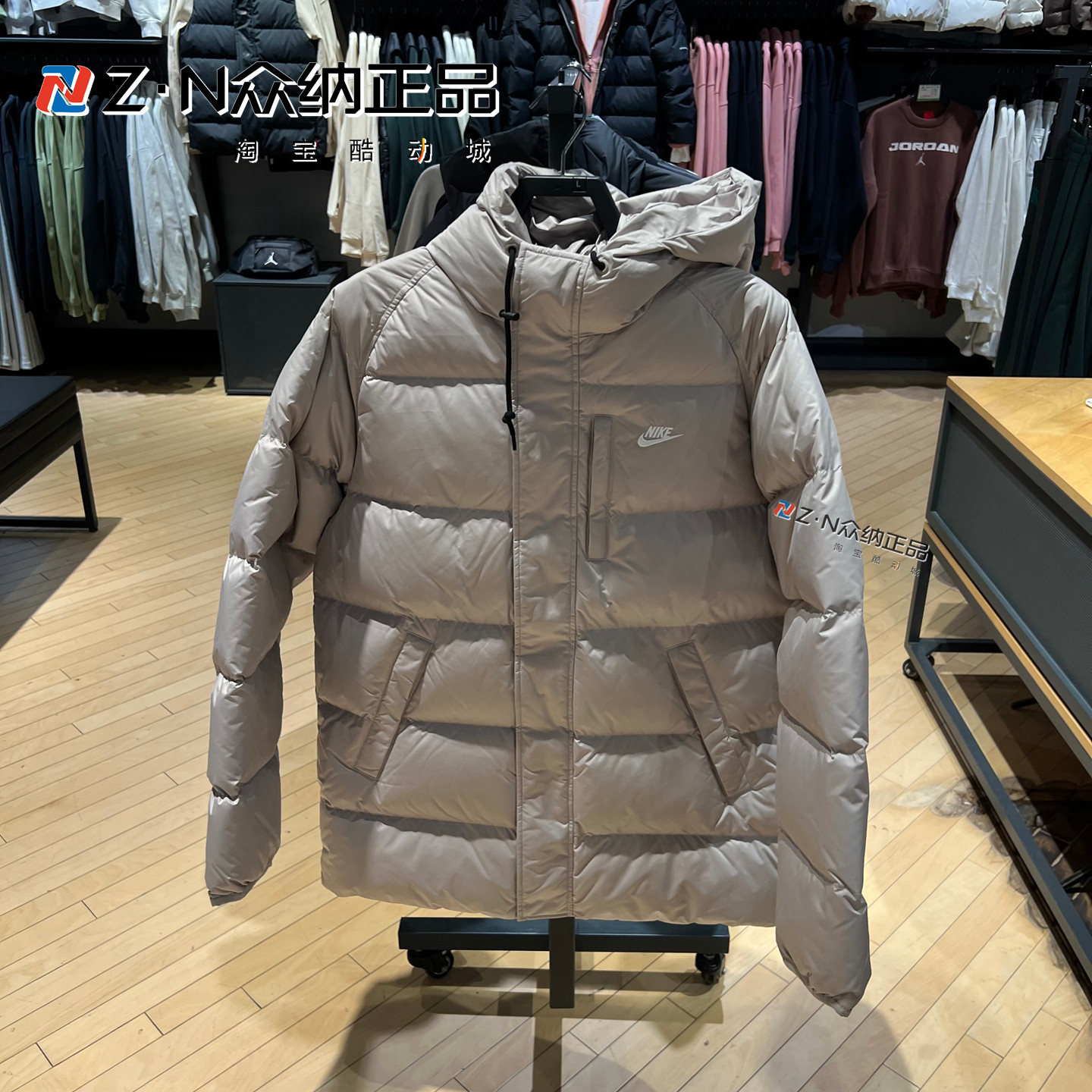 耐克女子冬季连帽防风保暖羽绒服