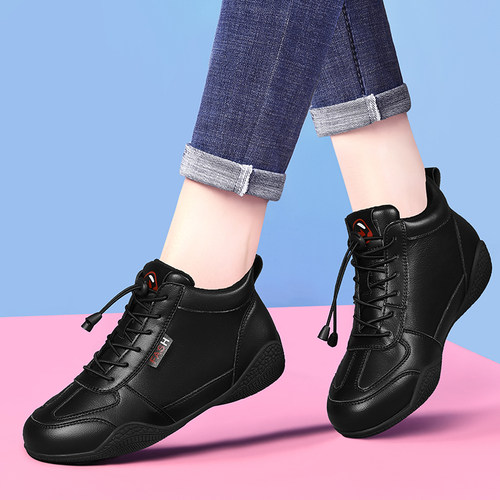 【官网】女子舒适真皮板鞋女软底