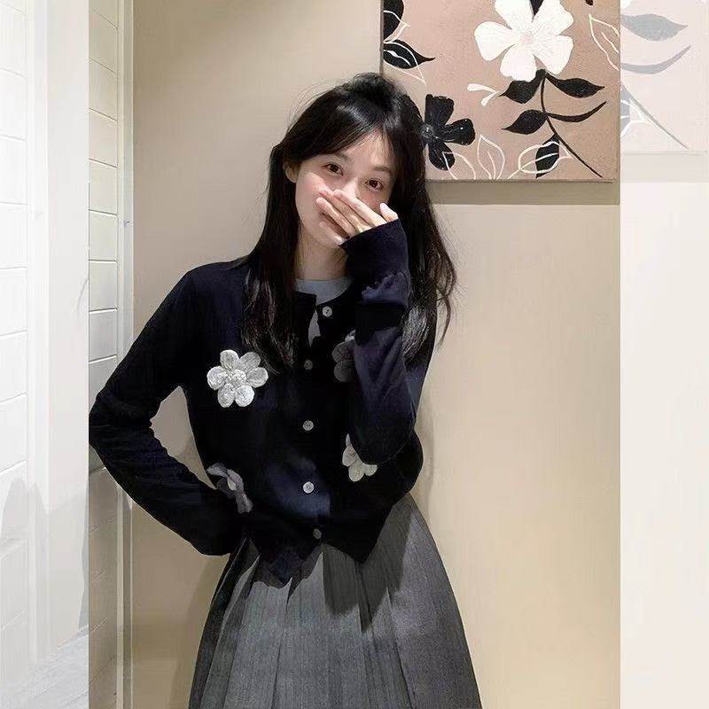 黑色刺绣印花毛衣开衫外套韩系氛围感早秋穿搭打底内搭针织衫上衣