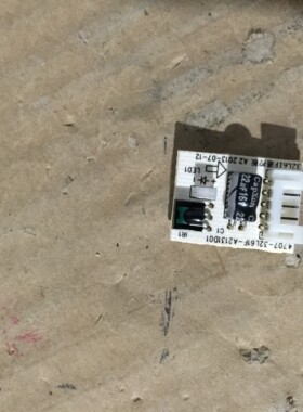 乐华LED42C821DZ遥控接收板4707-32L61F-A2131D01