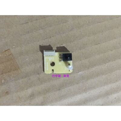 夏新LE-8822A M32D-1遥控接收板DLED320E9-IRV1.0