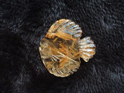 龙王鳌犷水晶天然钛晶金发晶小鱼吊坠 高43×45×9mm22.1g