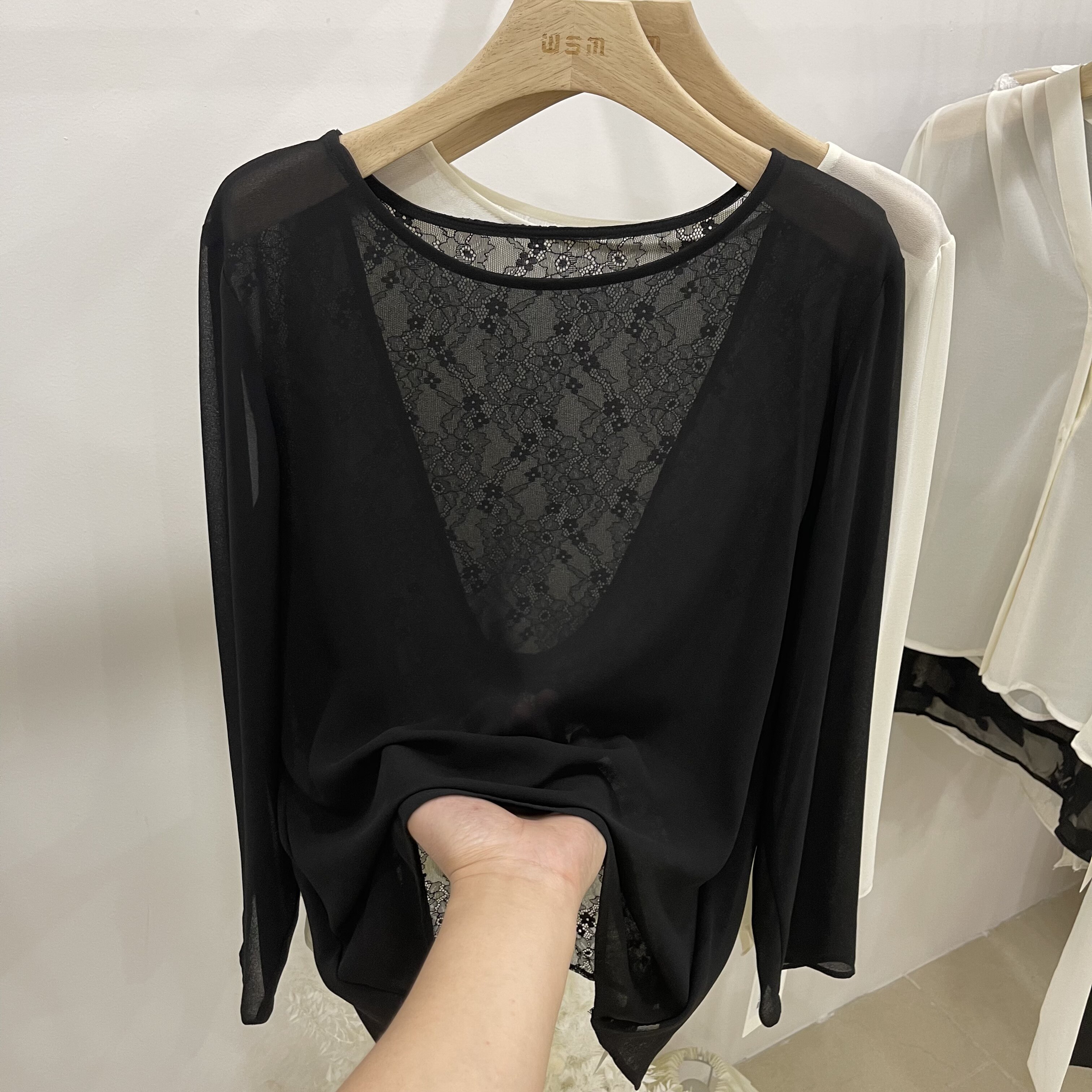 气质露背蕾丝拼接长袖雪纺衫女2026夏季新款休闲透视防晒衫上衣薄
