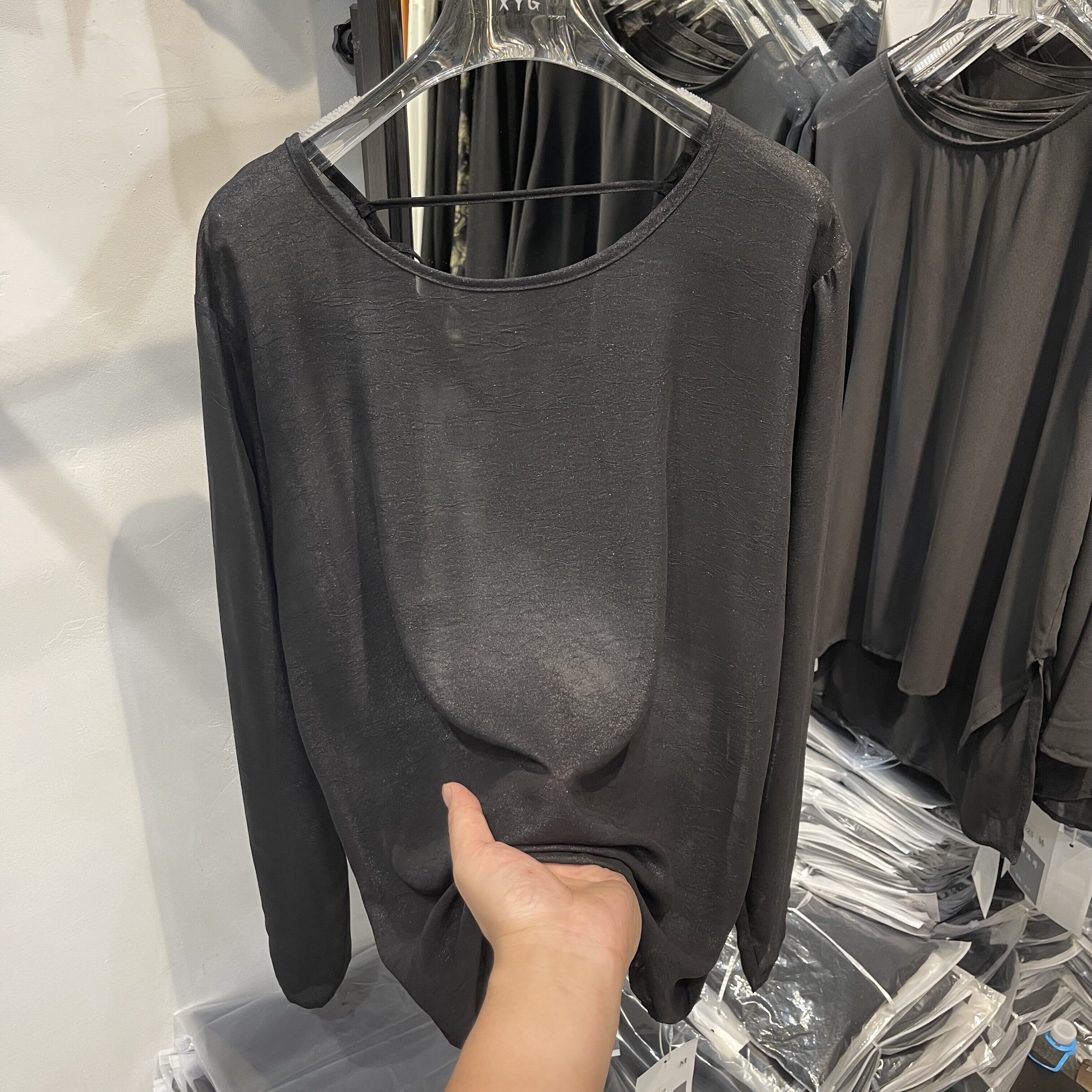 高级感褶皱露背长袖T恤女黑色宽松防晒罩衫轻薄