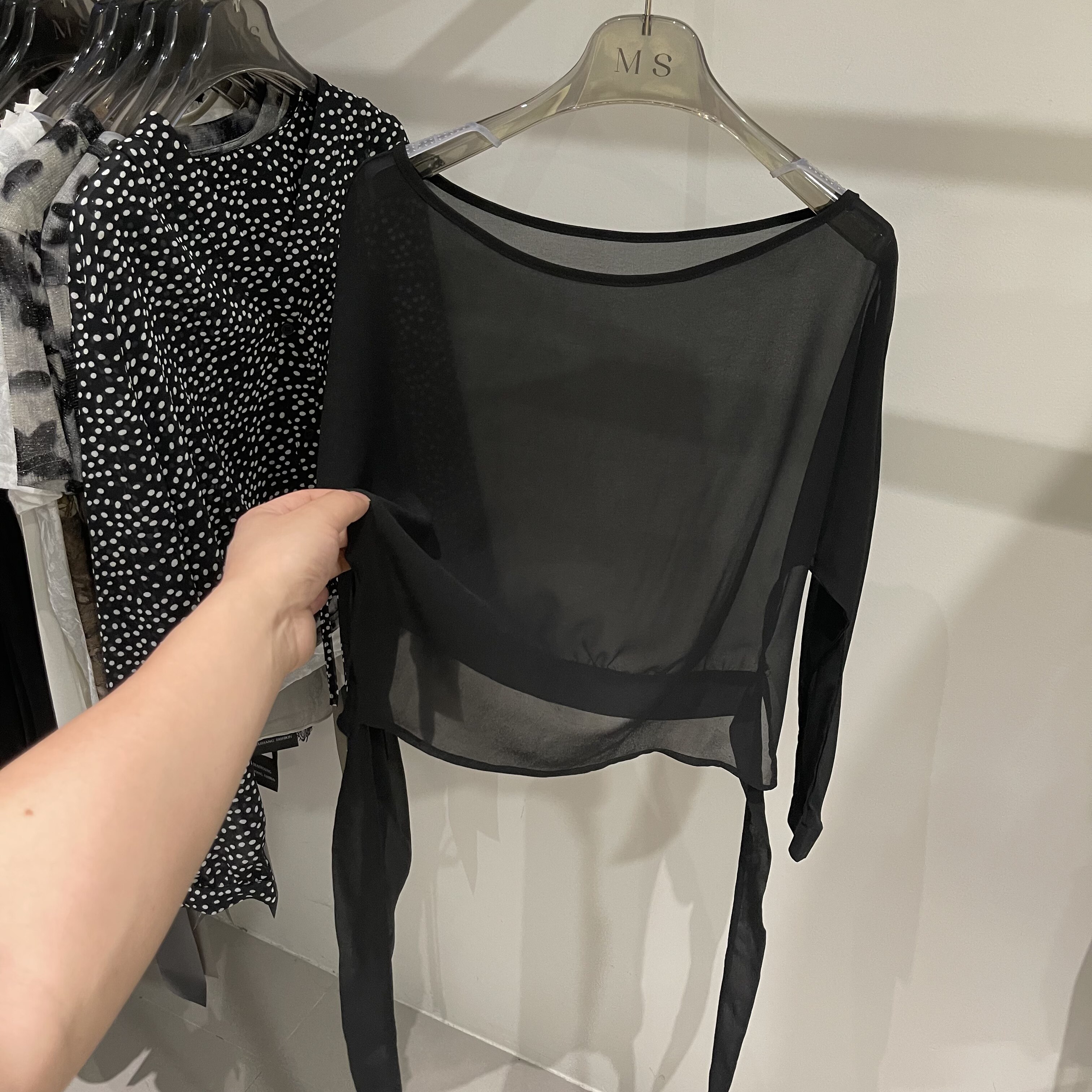 黑色透视一字领雪纺衫绑带不规则长袖T恤女2026夏季新款性感上衣