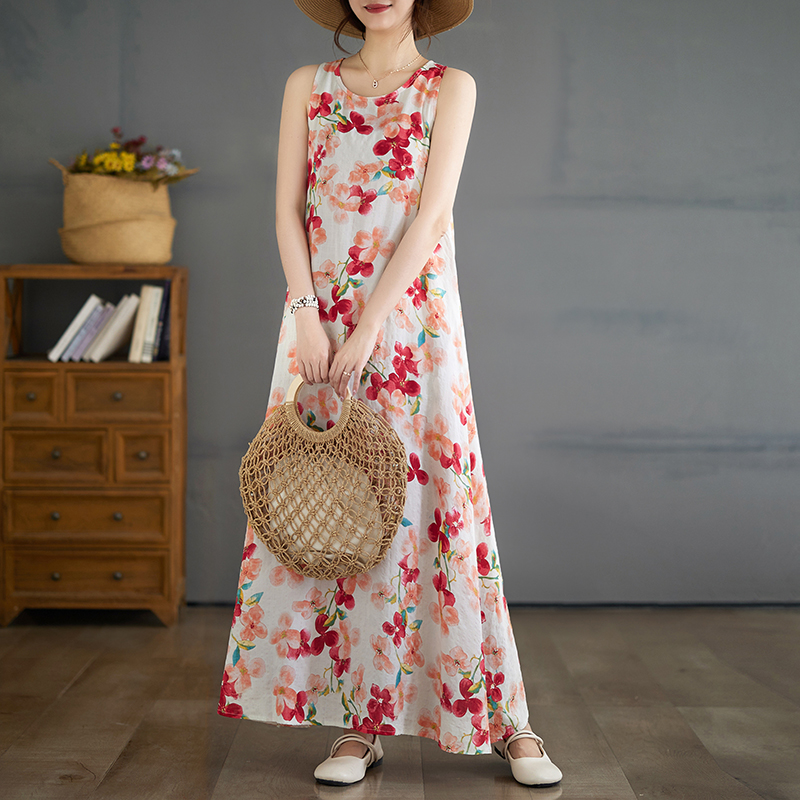 高级感无袖碎花连衣裙2024新款女夏季别致显瘦遮肉海边度假长裙子