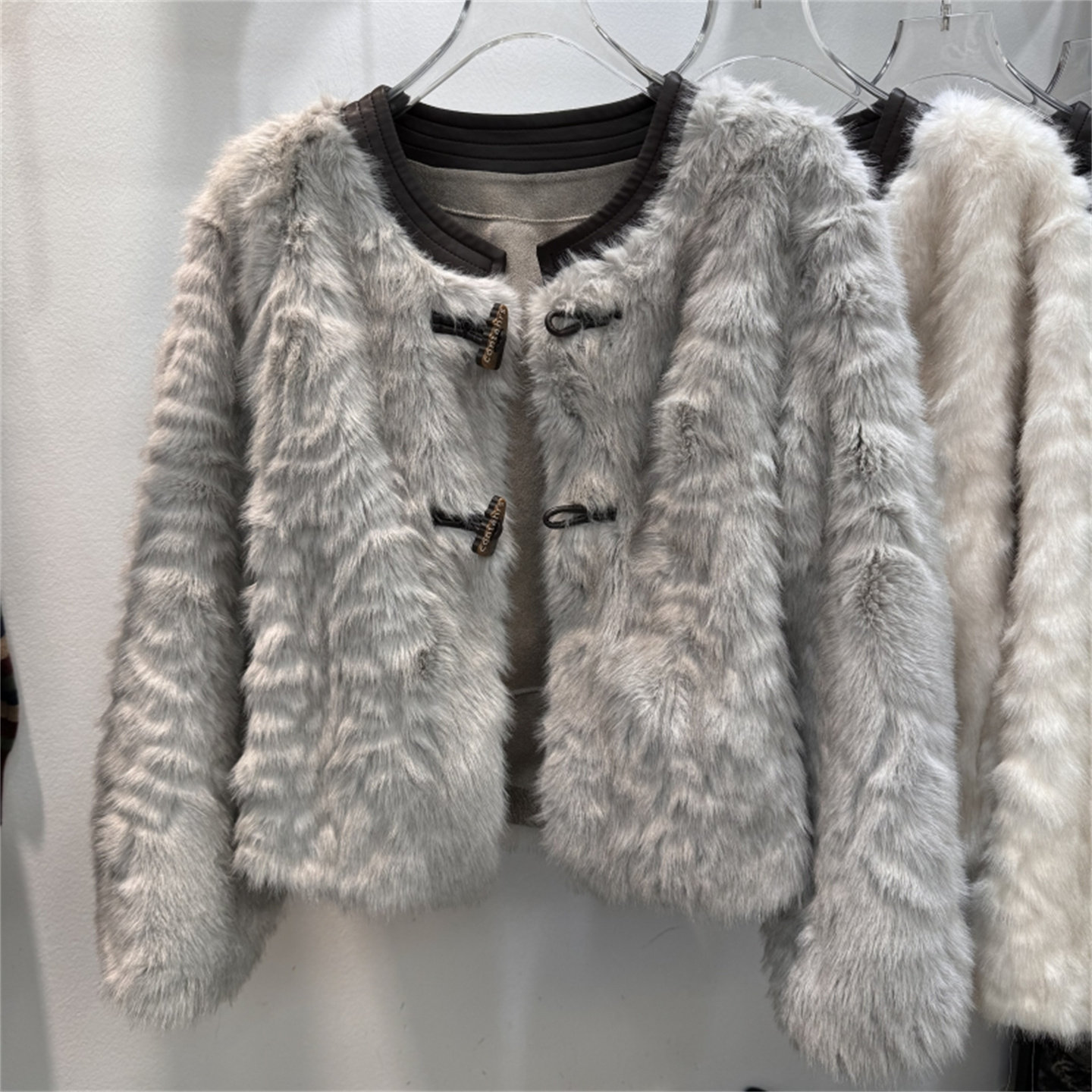 皮毛一体外套女爆款2025新款加厚秋冬保暖毛绒宽松高端小香风上衣,女装/女士精品,短外套,淘宝优惠券,粉丝福利购,淘宝优惠卷