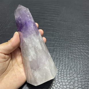 560克天然紫水晶柱原石打磨单尖彩虹六棱柱家居办公装 饰摆件