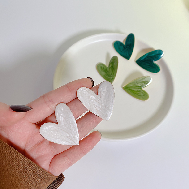 2021年设计彩色爱心耳钉糖果耳饰