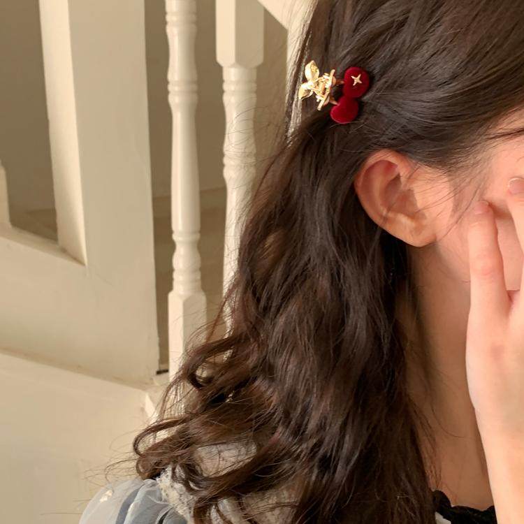 丝绒樱桃抓夹高级感刘海夹碎发夹子金属发卡边夹发饰少女头饰新款,饰品/流行首饰/时尚饰品新,发饰,淘宝优惠券,粉丝福利购,淘宝优惠卷