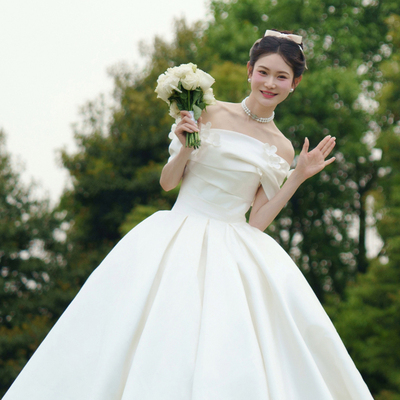 法式缎面一字肩显瘦森系婚纱齐地