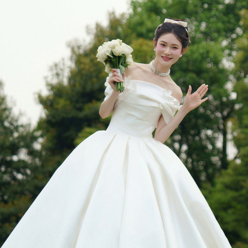 法式缎面一字肩显瘦森系婚纱齐地