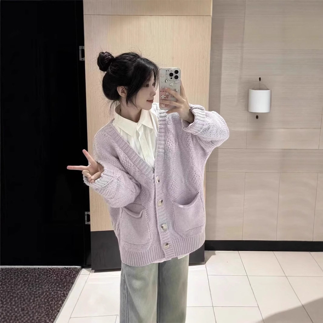 甜美温柔风v领口袋紫色毛衣开衫针织外套女学生+白色衬衫两件套装