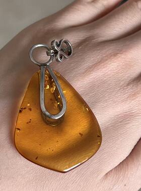 欧洲古董天然老琥珀925银扣随性水滴吊坠挂件