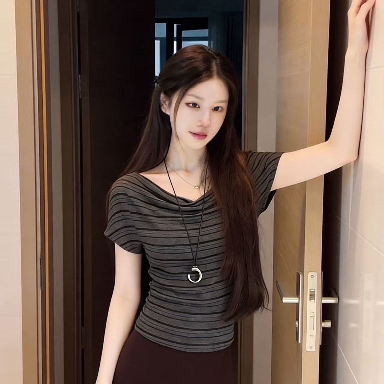 一字领黑色条纹短袖T恤女202T恤