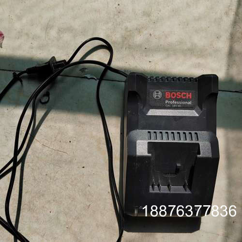 博士充电器   gal18v-40如图。有六个，议价