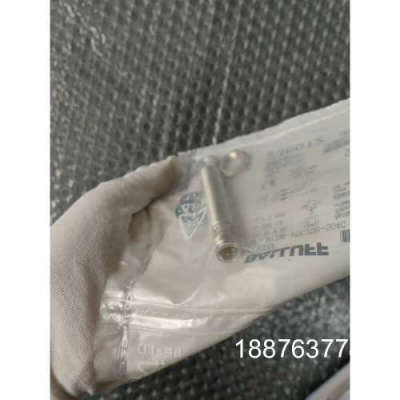 全新原装BALLUFF巴鲁夫 BES005F BES M12MI-POC20B-S04G 实物拍摄